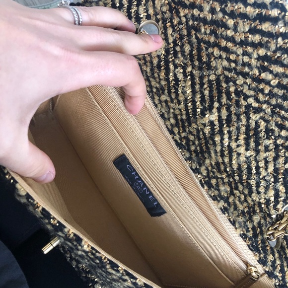 π΅ πAuthentic Chanel Purse - Picture 4 of 5